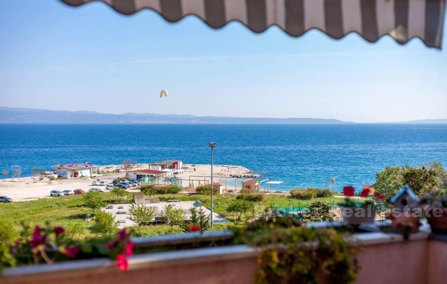 Modern three-bedroom apartment with a beautiful view of the sea