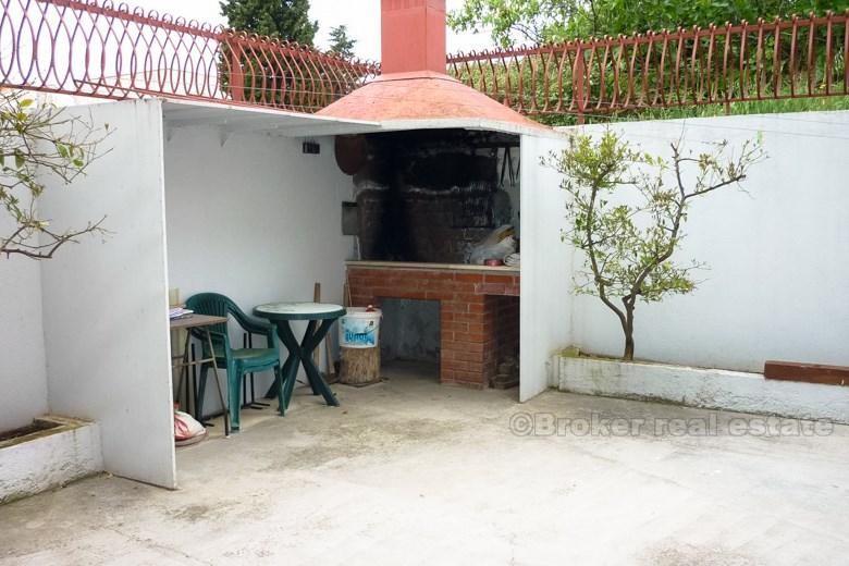 Split, sous-sol dans un petit immeuble