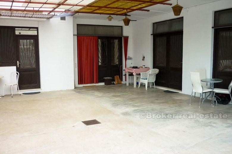 Split, sous-sol dans un petit immeuble