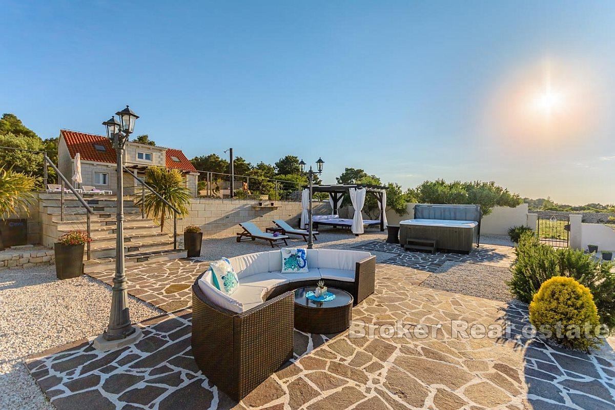 Ostrov Brač - Krásná vila