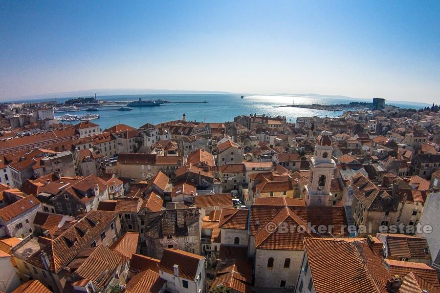 Split centar - kuća za renoviranje u staroj jezgri