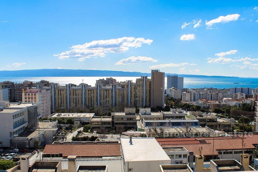 Split, Split 3, three-bedrooms apartment with sea view