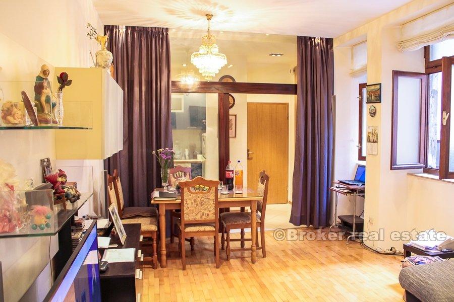 Split, Centar, trosobni stan