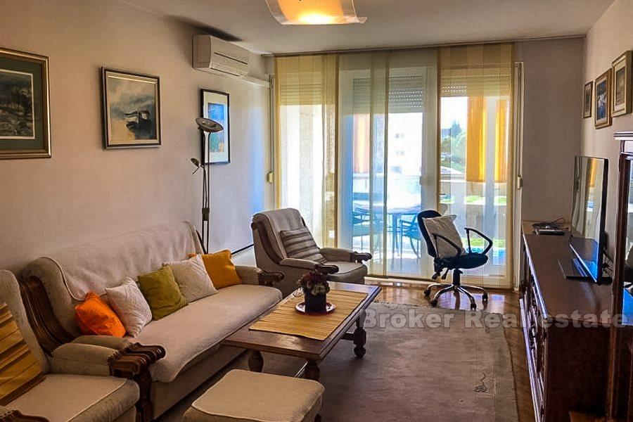 Split, Sucidar, słoneczny i komfortowy apartament z dwiema sypialniami