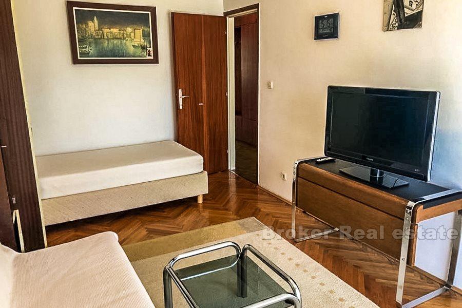 Split, Sucidar, slnečný a pohodlný apartmán s dvoma spálňami