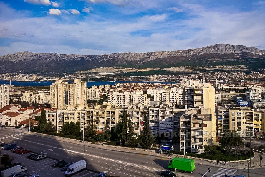Split, Sucidar, slnečný a pohodlný apartmán s dvoma spálňami