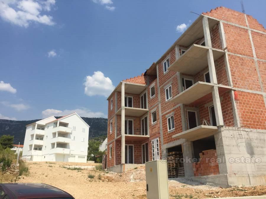 isola di Brac, appartamenti in costruzione