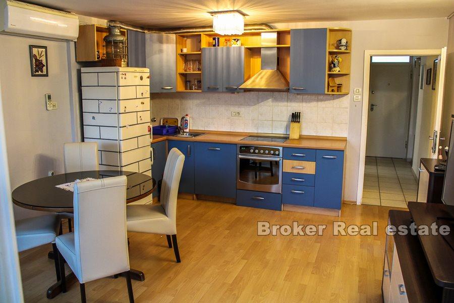 Split, Spinut, appartement de trois chambres à proximité du centre