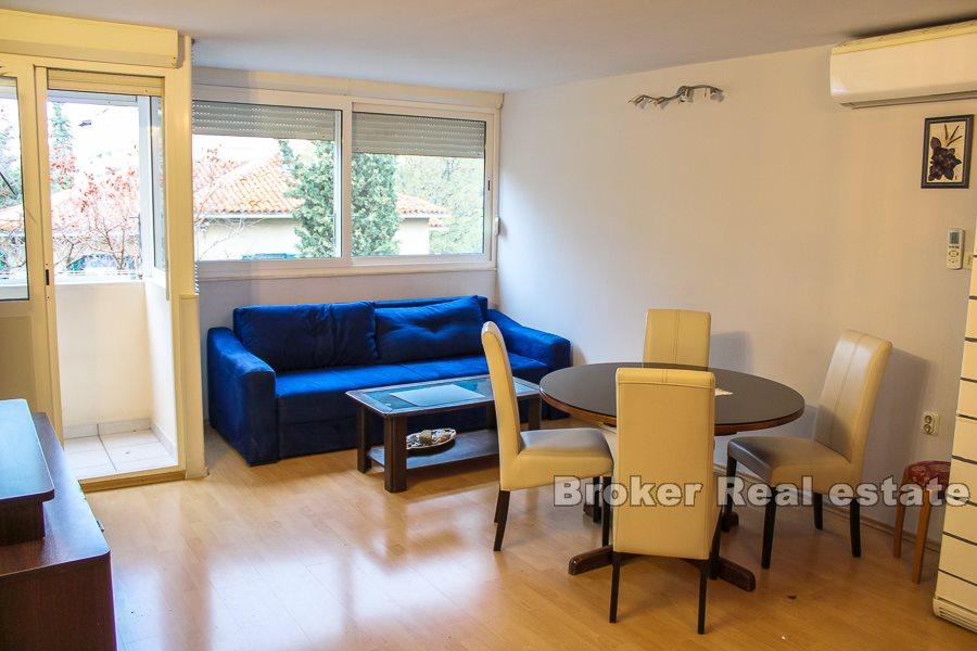 Split, Spinut, appartement de trois chambres à proximité du centre