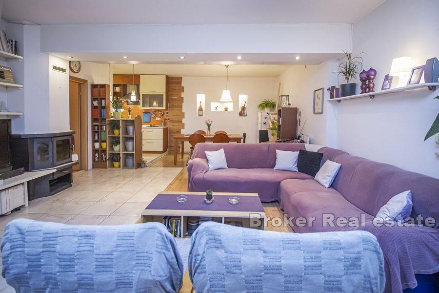 Split, Meje, dvosoban stan s pogledom na more