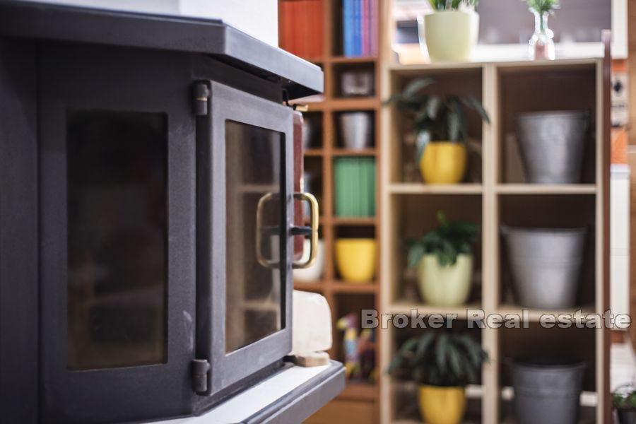 Split, Meje, dvosoban stan s pogledom na more