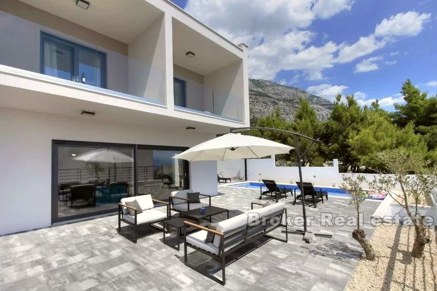 Makarska, moderne Villa mit Pool
