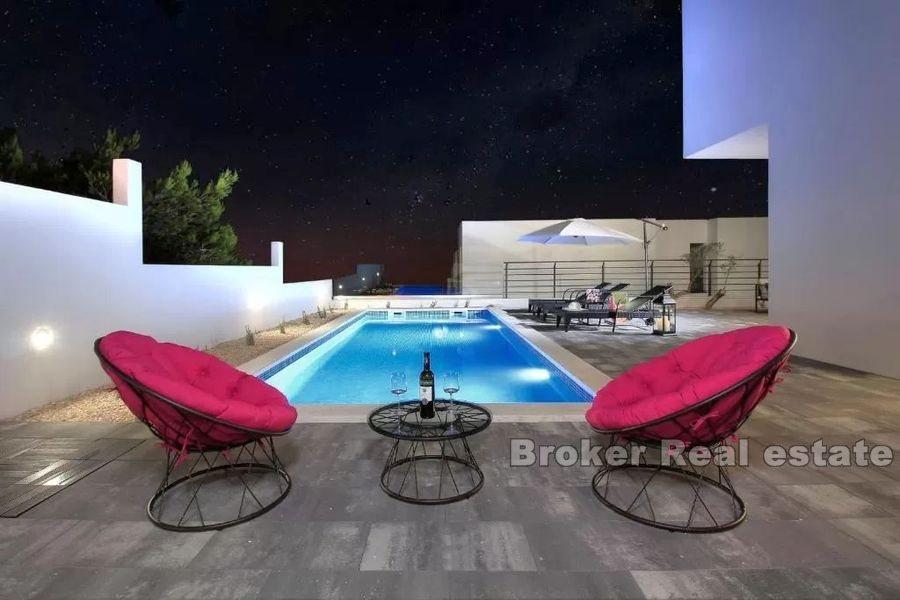 Makarska, moderne Villa mit Pool