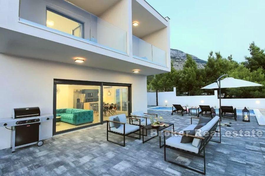 Makarska, moderne Villa mit Pool