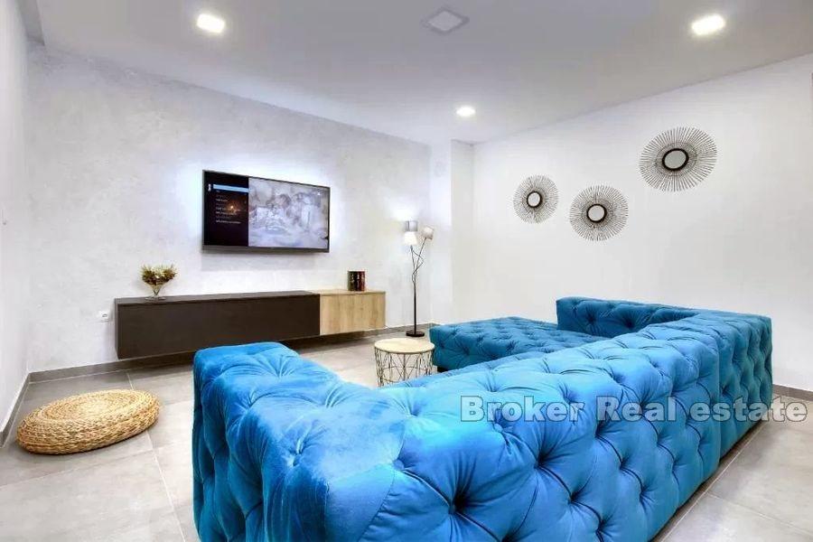 Makarska, moderne Villa mit Pool