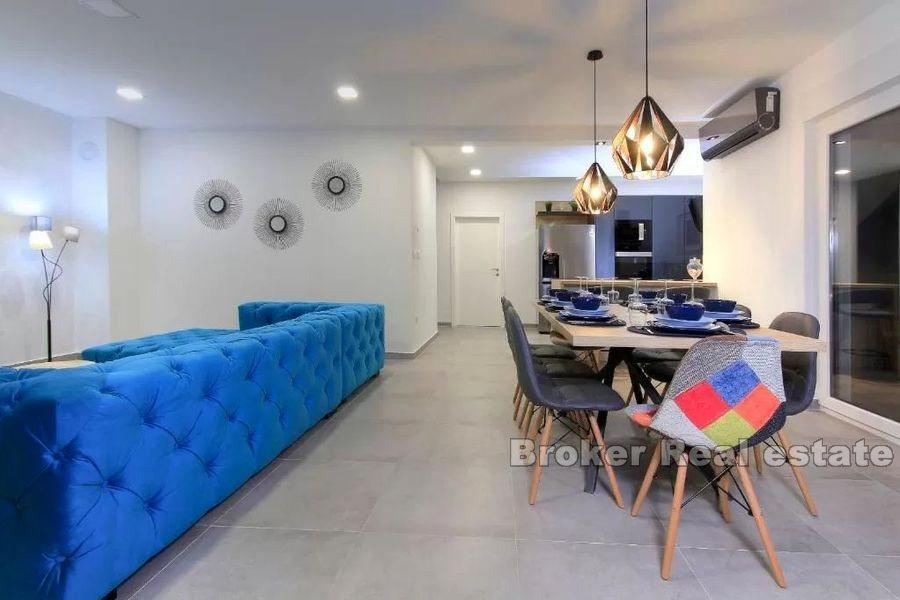 Makarska, moderne Villa mit Pool