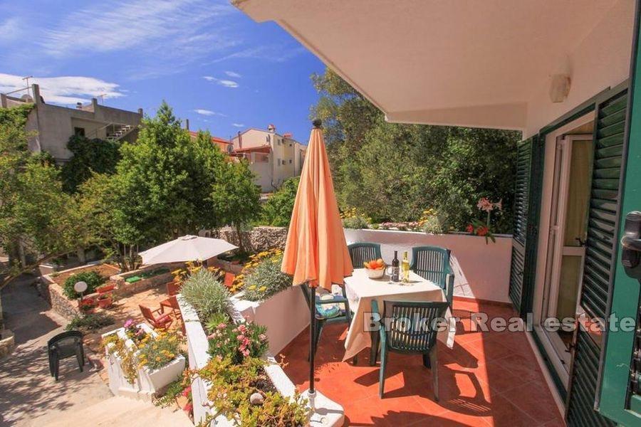 V blízkosti Makarskej, apartmánový dom