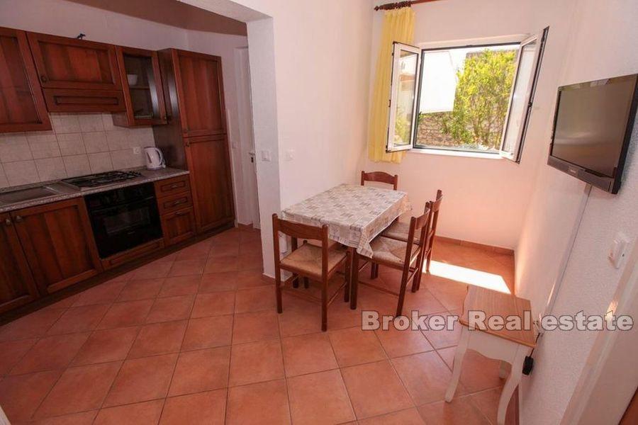 V blízkosti Makarskej, apartmánový dom