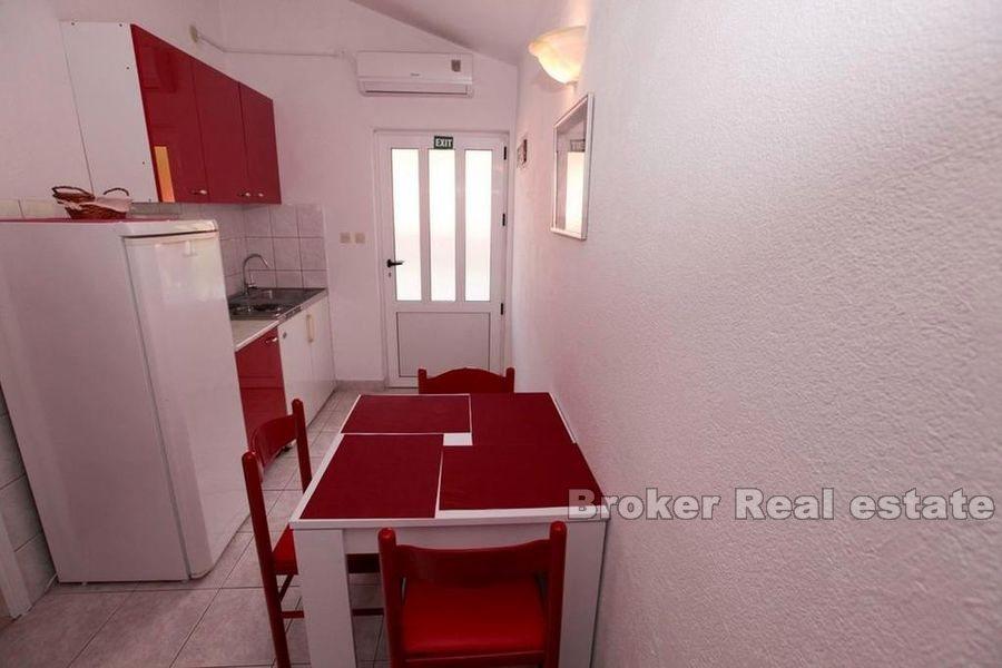 V blízkosti Makarskej, apartmánový dom