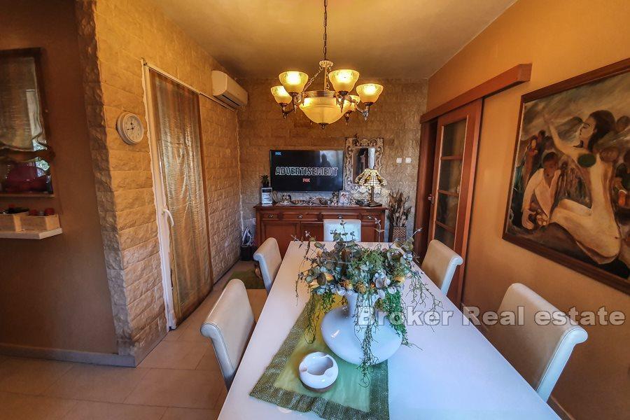 Split, Spinut - Två sovrum, snyggt inredd lägenhet