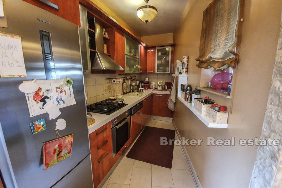 Split, Spinut - Två sovrum, snyggt inredd lägenhet