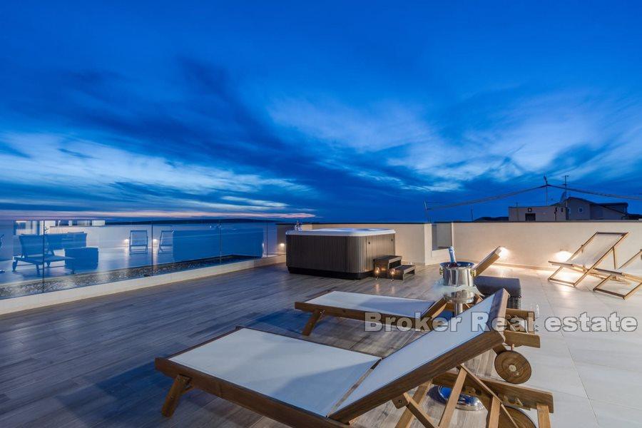 Wyspa Pag - Penthouse położony w pierwszym rzędzie nad morzem