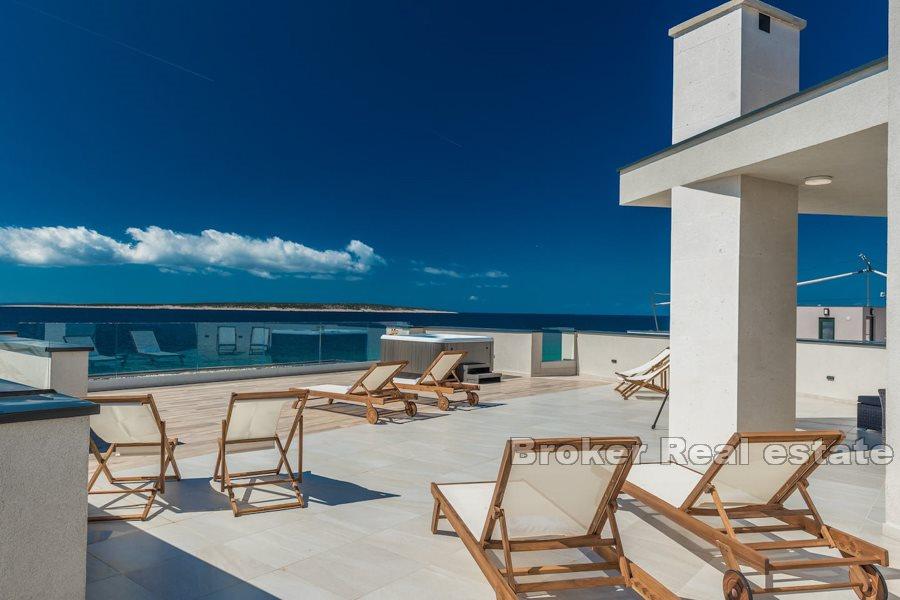 Ostrov Pag - Penthouse se nachází v první řadě u moře