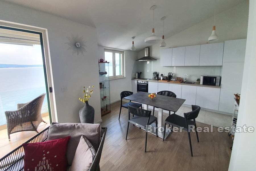 Île de Ciovo, maison avec piscine au bord de la mer