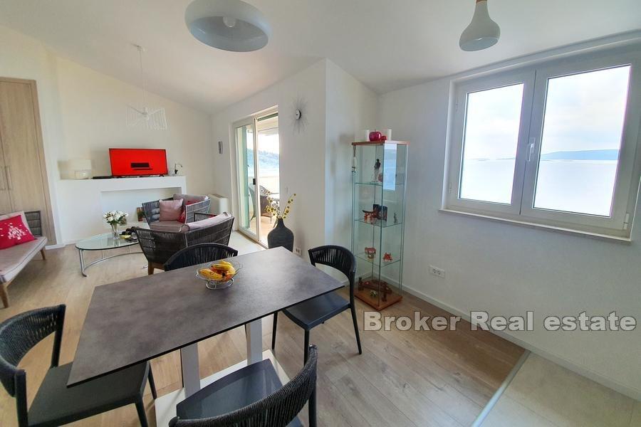 Ön Ciovo, hus med pool vid havet