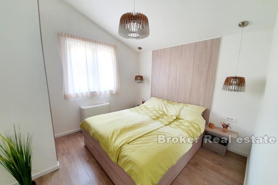 Île de Ciovo, maison avec piscine au bord de la mer