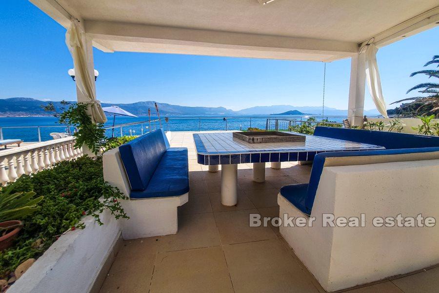 Island of Ciovo - Villa on the beach with a unique view of the sea