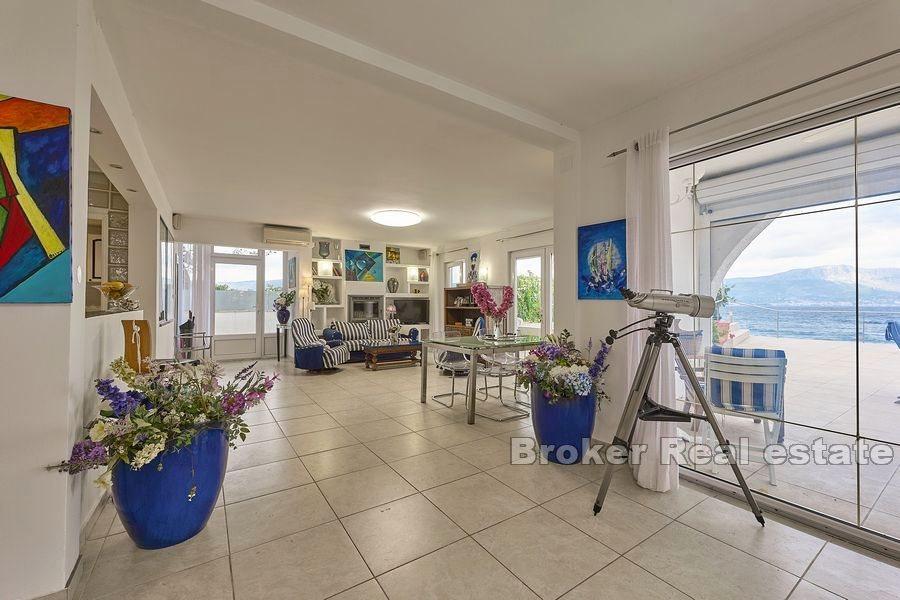 Island of Ciovo - Villa on the beach with a unique view of the sea
