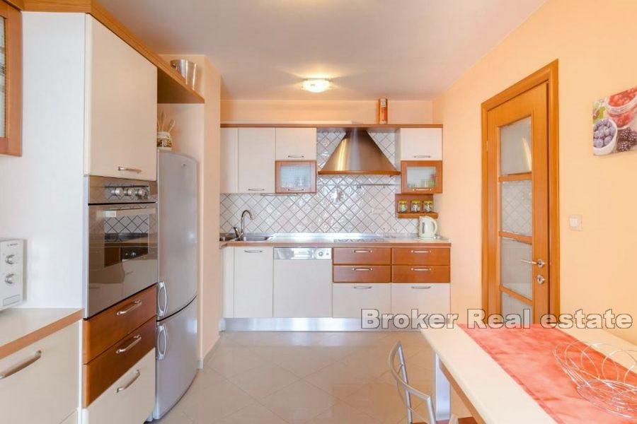 Split - Žnjan, penthouse s terasom i pogledom na more