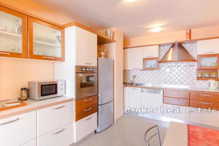 Split - Žnjan, penthouse s terasom i pogledom na more