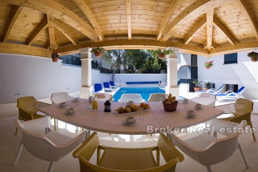 Split - Bačvice, to leiligheter i ny bygning med basseng