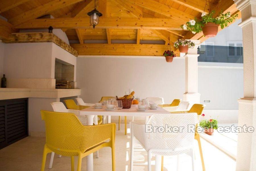 Split - Bačvice, to leiligheter i ny bygning med basseng