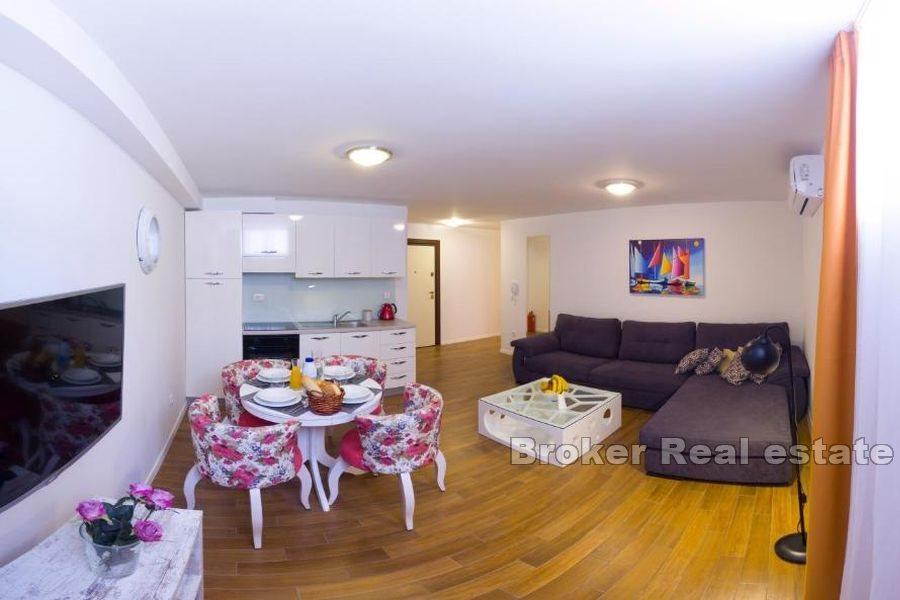 Split - Bačvice, to leiligheter i ny bygning med basseng