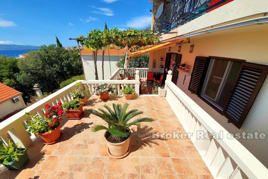 Ostrov Brač - Komfortný apartmán s výhľadom na more