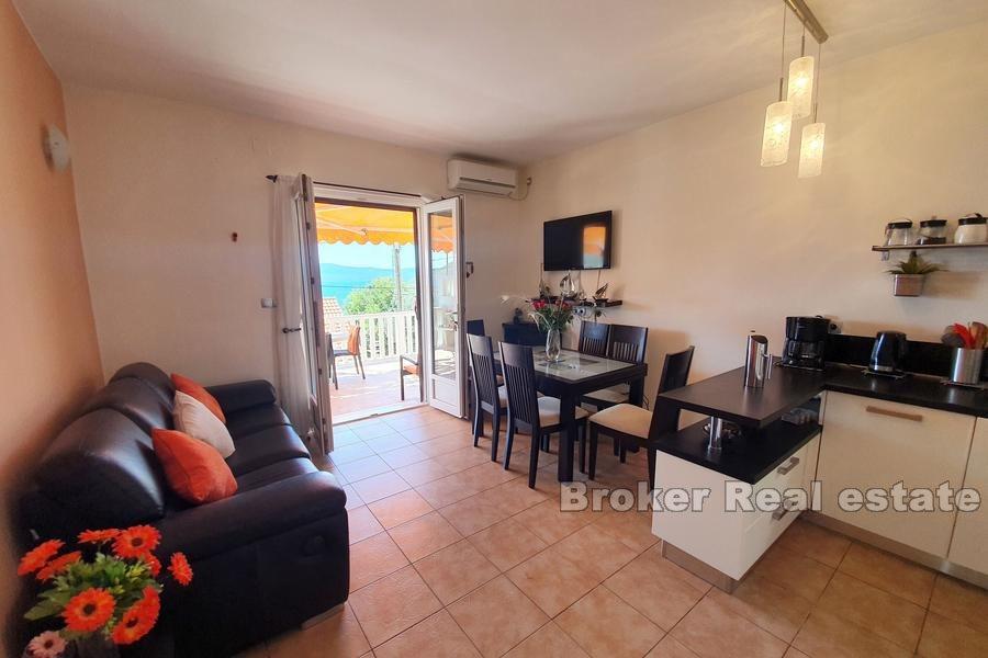 Ostrov Brač - Komfortný apartmán s výhľadom na more