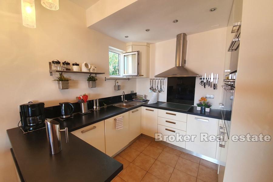 Ostrov Brač - Komfortný apartmán s výhľadom na more