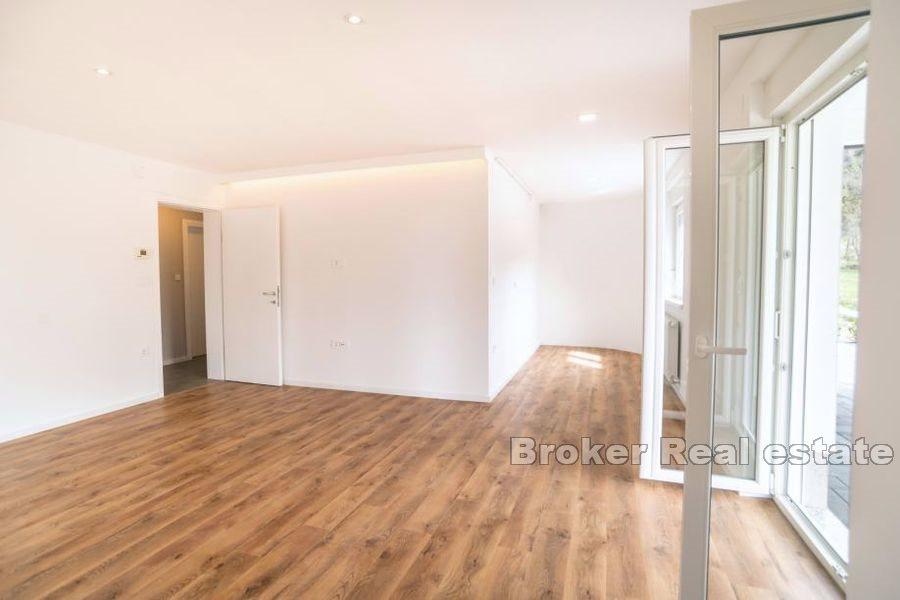 Záhreb - Samostatne stojaci dom s dvomi apartmánmi