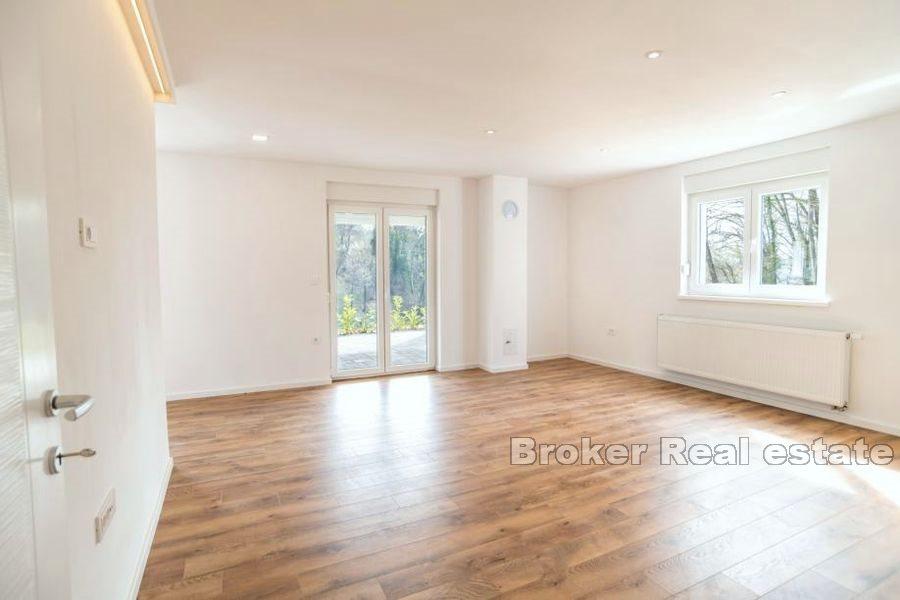 Záhreb - Samostatne stojaci dom s dvomi apartmánmi