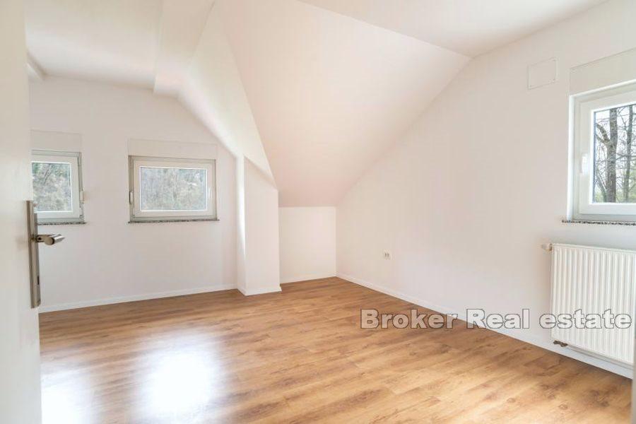 Záhreb - Samostatne stojaci dom s dvomi apartmánmi