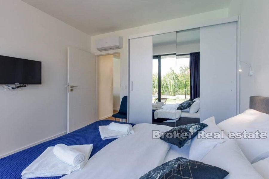 Ostrov Vir - Moderní vila s bazénem