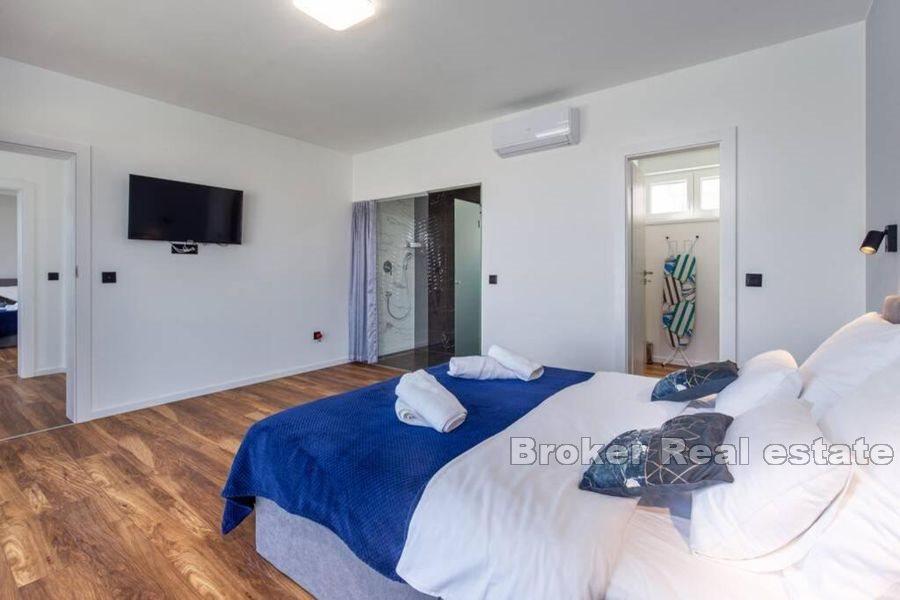 Ostrov Vir - Moderní vila s bazénem