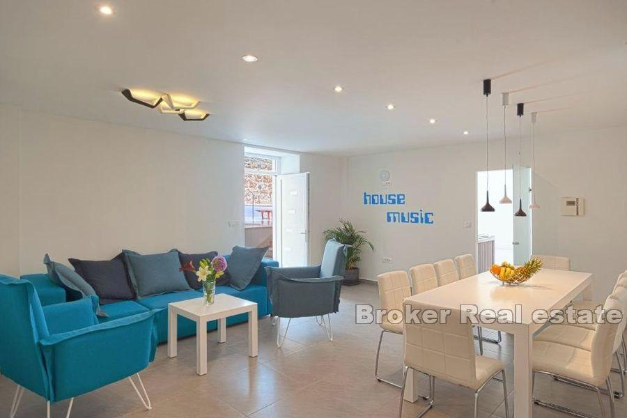 Brac - Hus med basseng ved sjøen