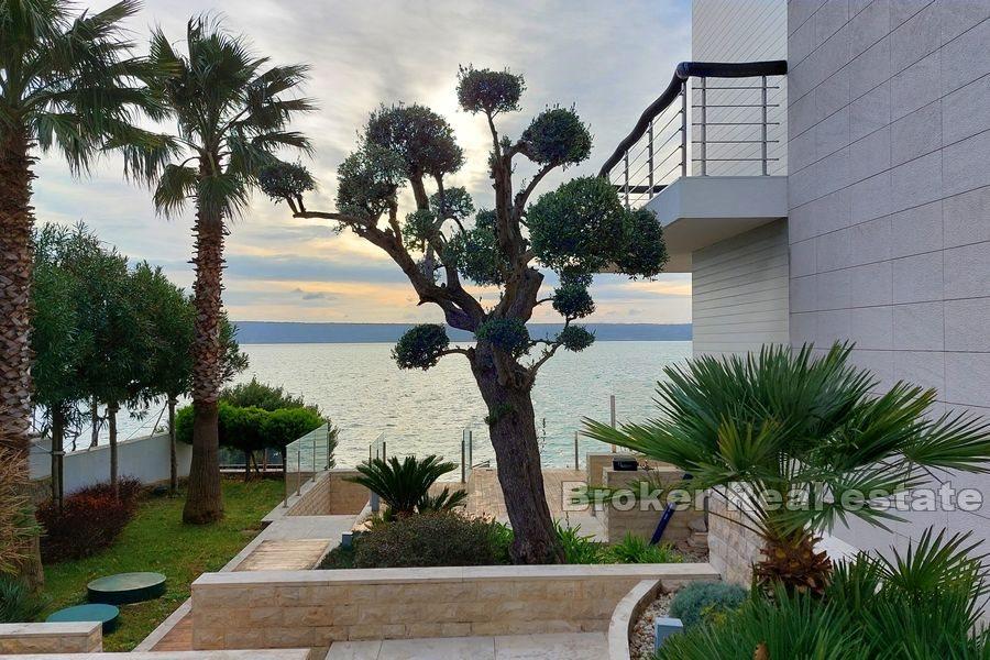 Zadar - Nowoczesna willa w pierwszym rzędzie do morza
