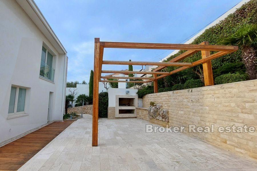 Zadar - Nowoczesna willa w pierwszym rzędzie do morza