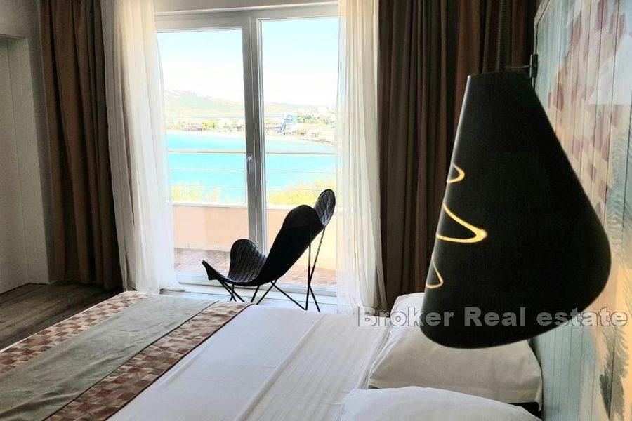 Pag - Dom/mini hotel przy plaży z widokiem na morze