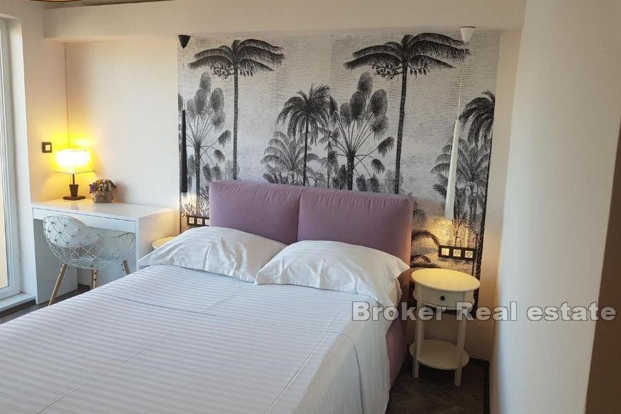 Pag - Dom/mini hotel przy plaży z widokiem na morze